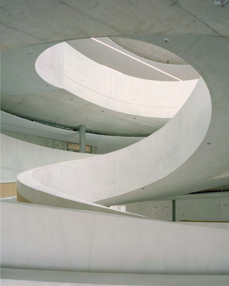 瑞士带混凝土螺旋楼梯的办公楼丨Hildebrand建筑事务所-14