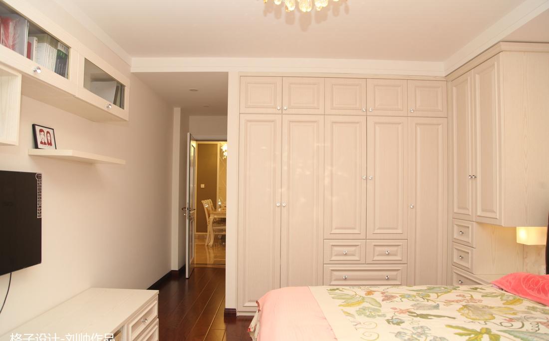 刘帅打造简欧三居室,弧形马赛克拼花、假壁炉增添欧式风情-24