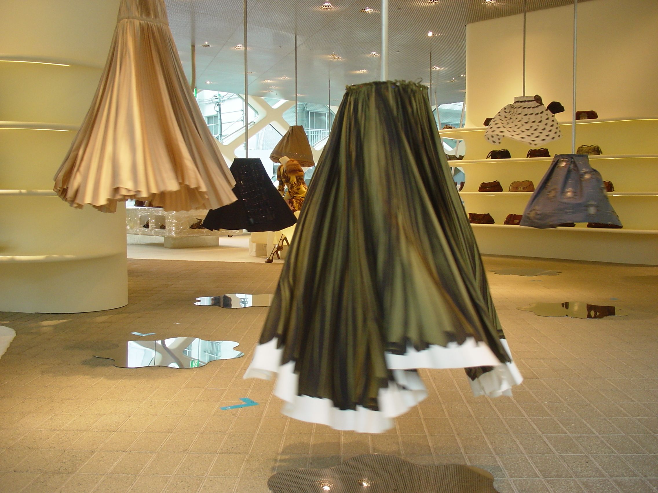 普拉达腰部以下-17