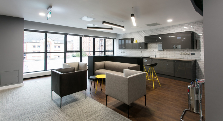 英伦金融公司 SunLife 现代办公室设计-17