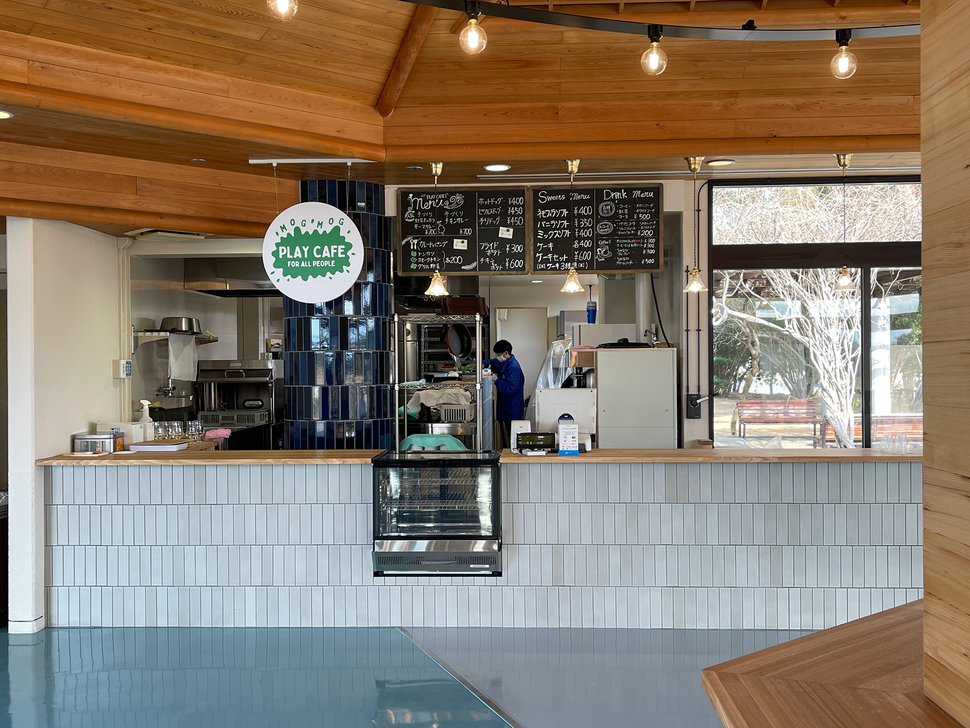 萌萌游戏咖啡馆（注：MOGMOG若为特定品牌名可按音译萌萌，若有更准确背景信息可按需调整） 丨日本福冈丨石井大吾デザイン室一級建築士事務所-30