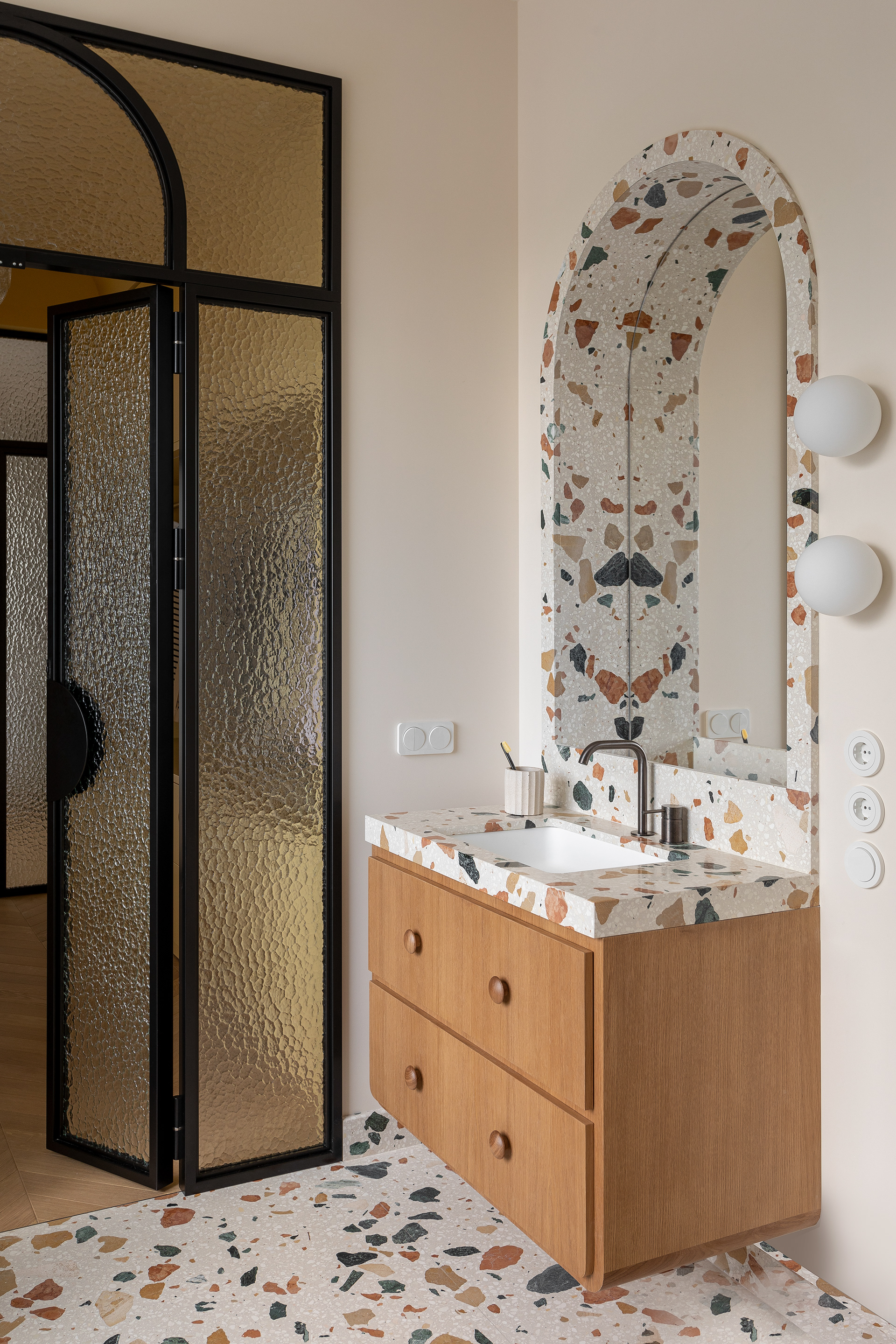 flat（未明确具体中文名）丨Anastasia Brandt-15