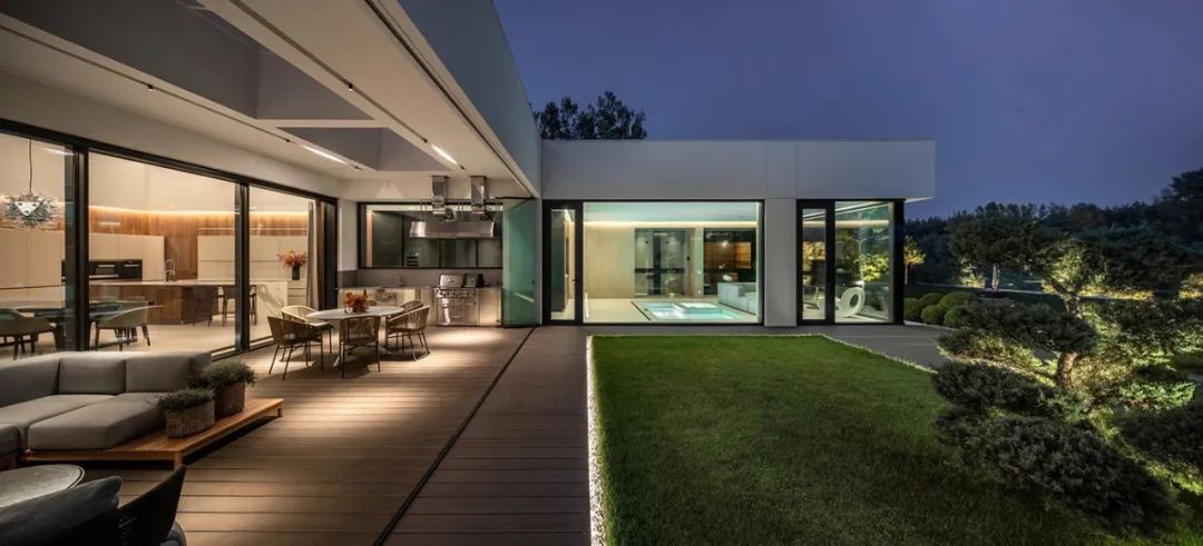 725㎡极简主义别墅,自然之美与生活品质的完美融合-23