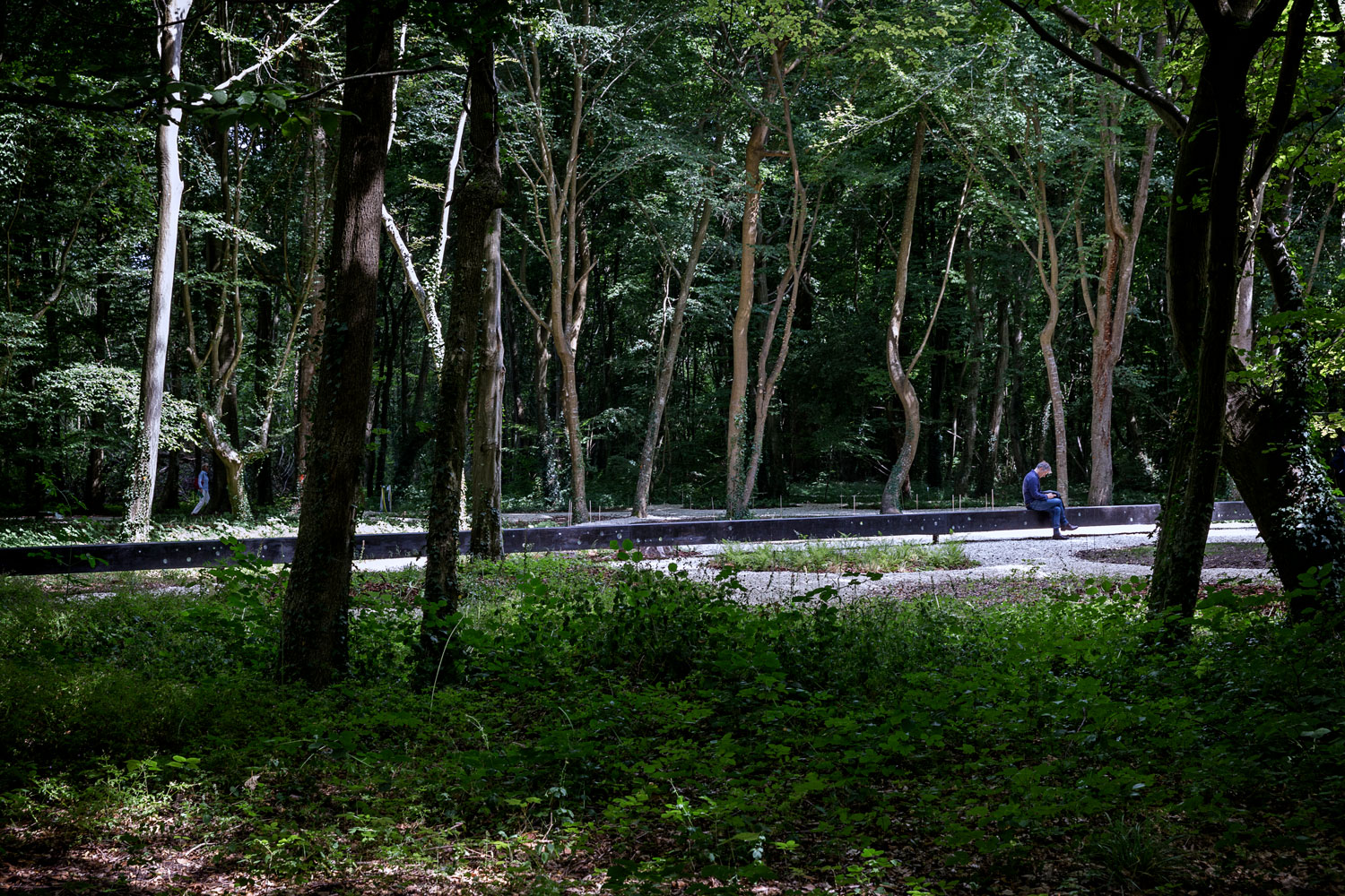 法国墓地和纪念馆周围景观-12