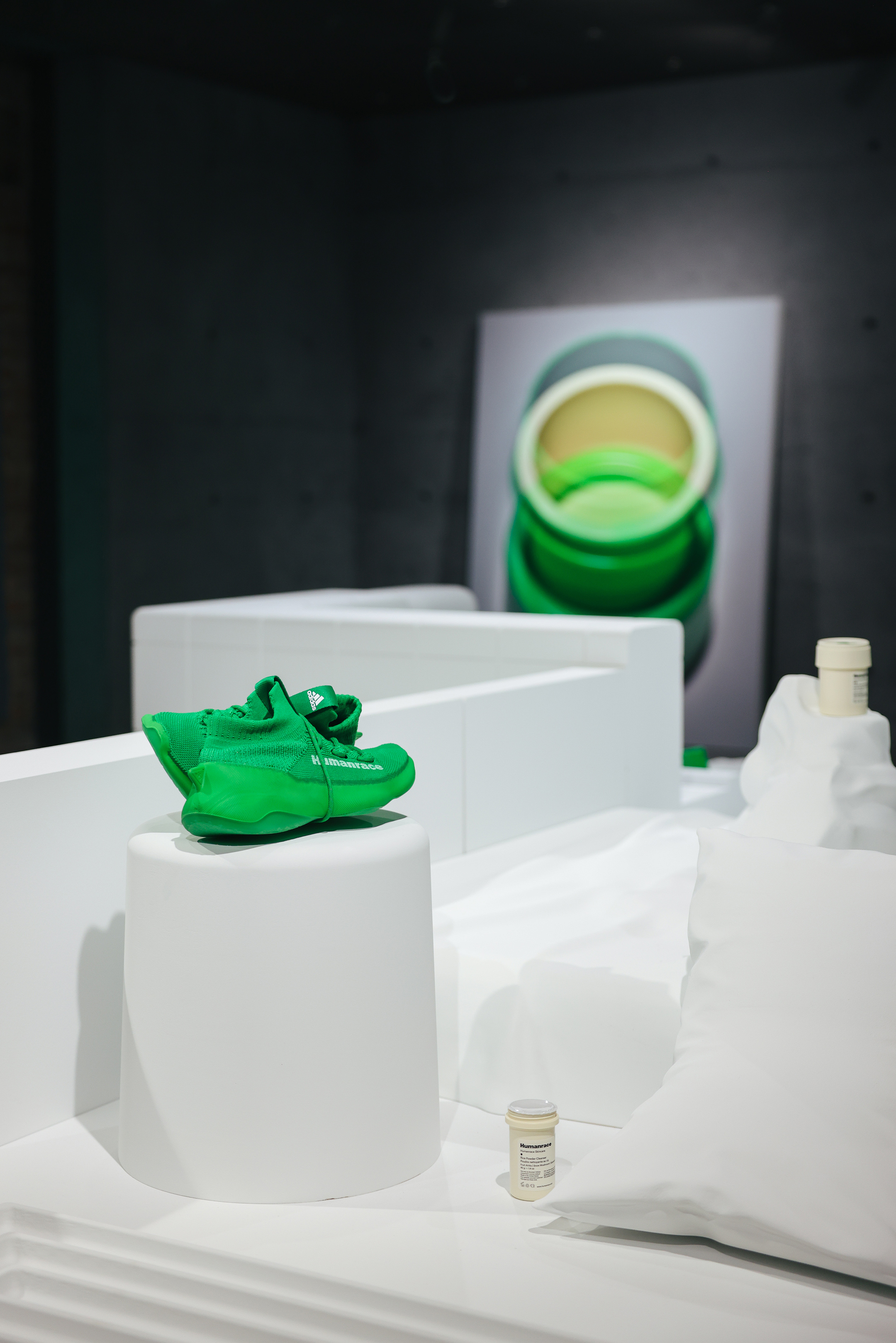 Pharrell 的“人类之家”体验店 | 展示大于实质-2