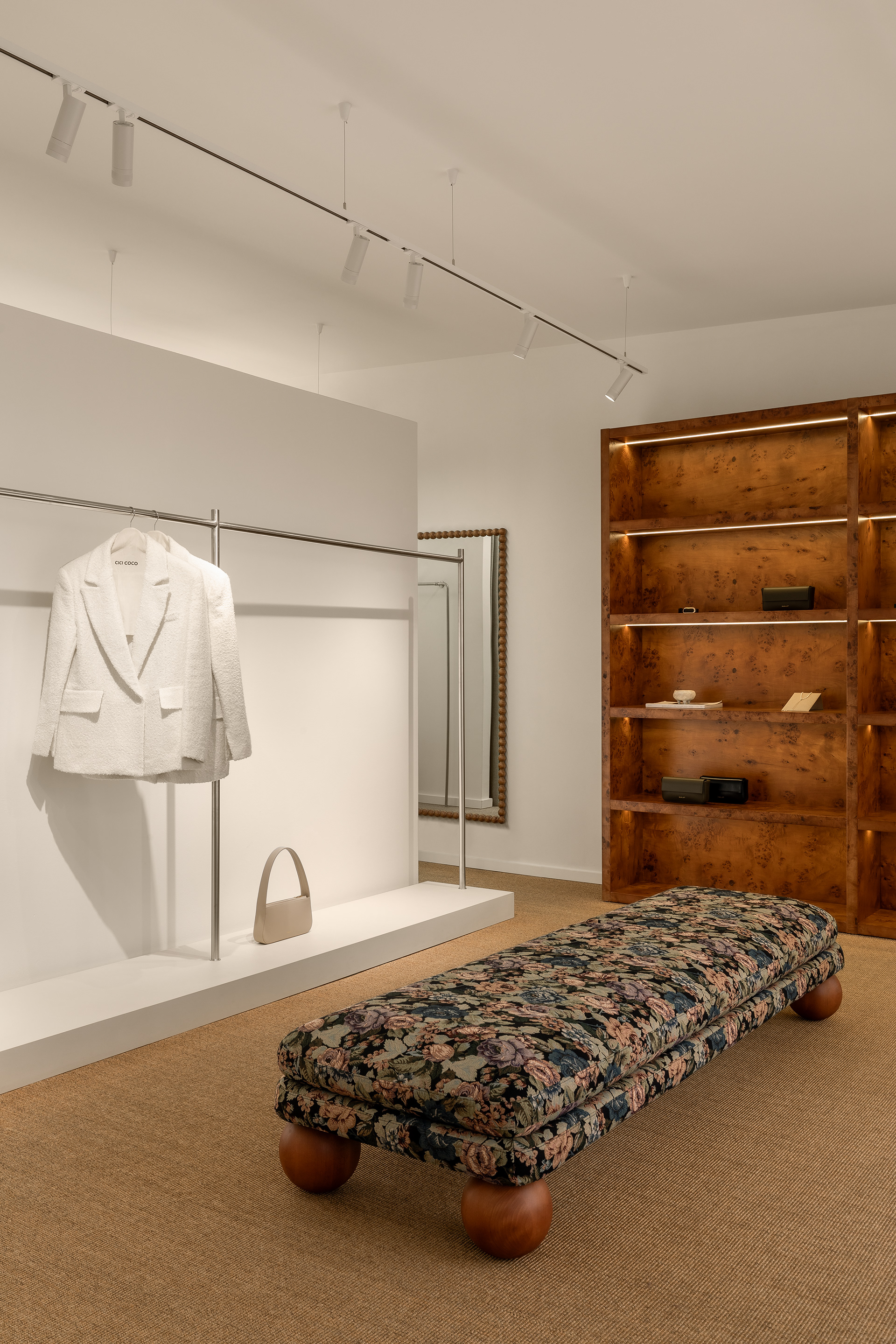 CICI COCO 展厅及咖啡馆丨乌克兰利沃夫-59