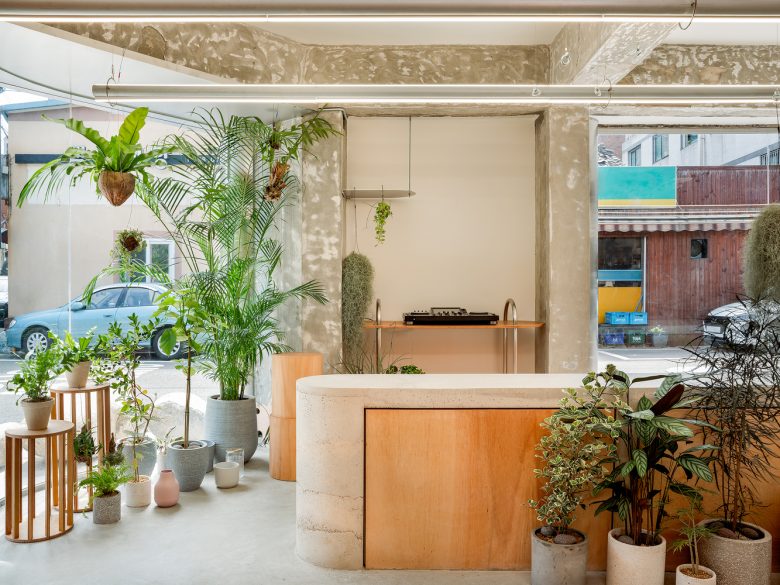 首尔独特风格面包店室内设计项目丨韩国首尔-37