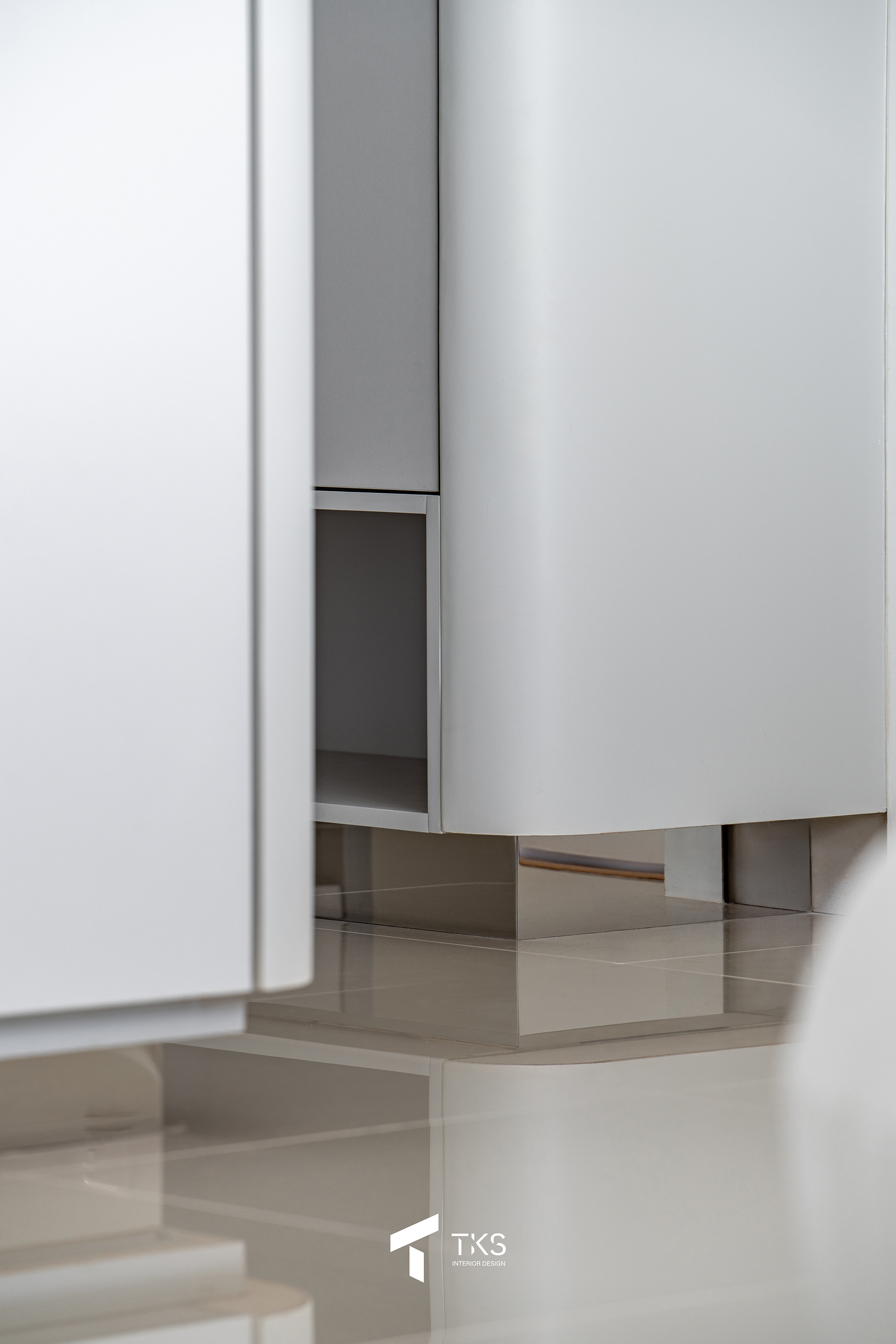 "Streamlined Contemporary French Design" @ EAST PARC-7