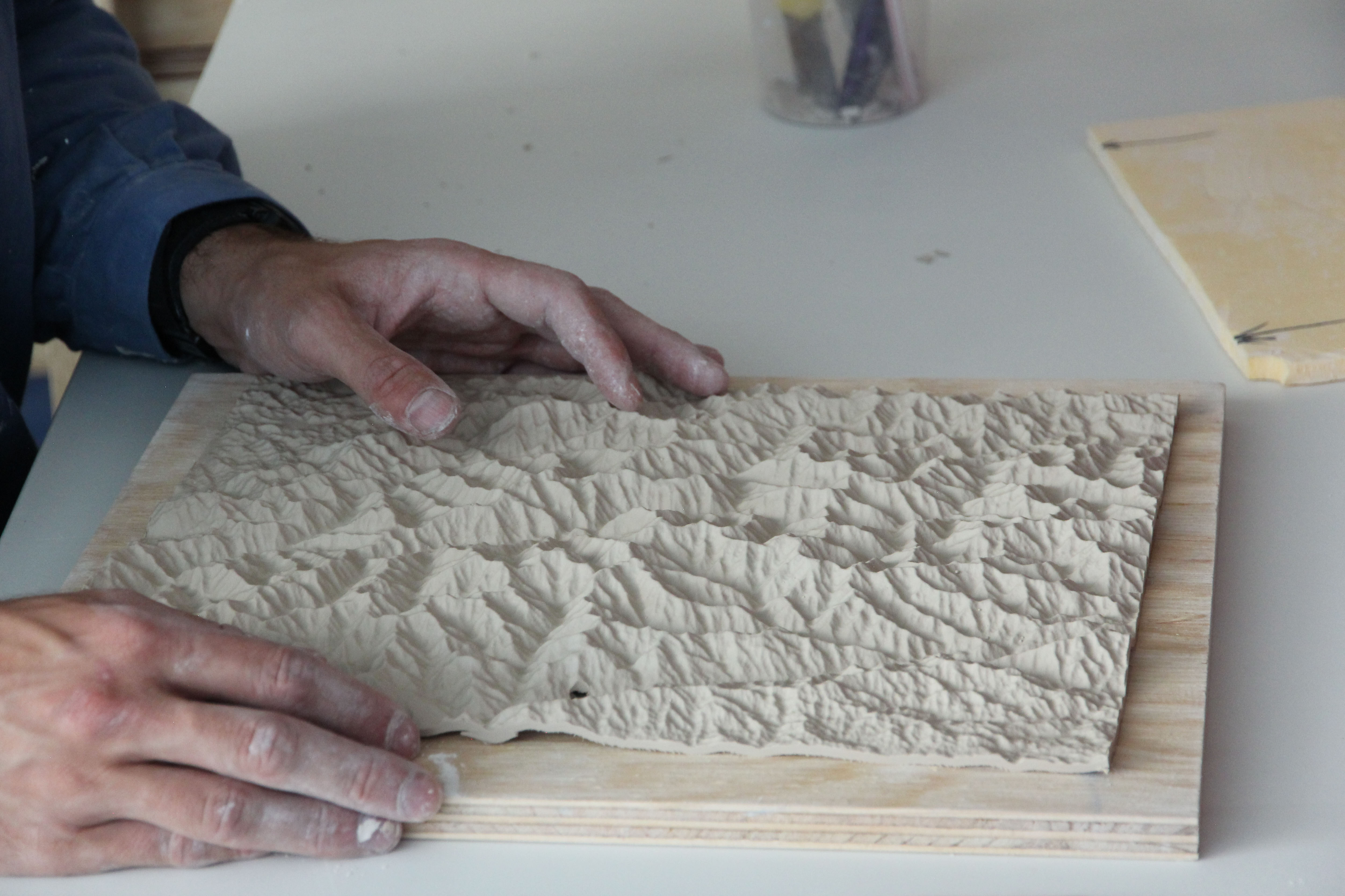 水之馆 | 瑞士建筑师打造木瓷交融的湖中展馆-28