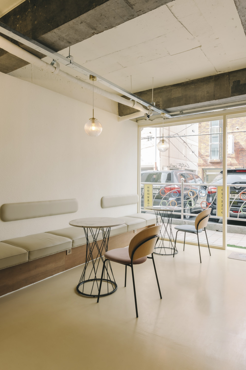 白色极简咖啡厅设计，视觉与味觉的双重享受-6