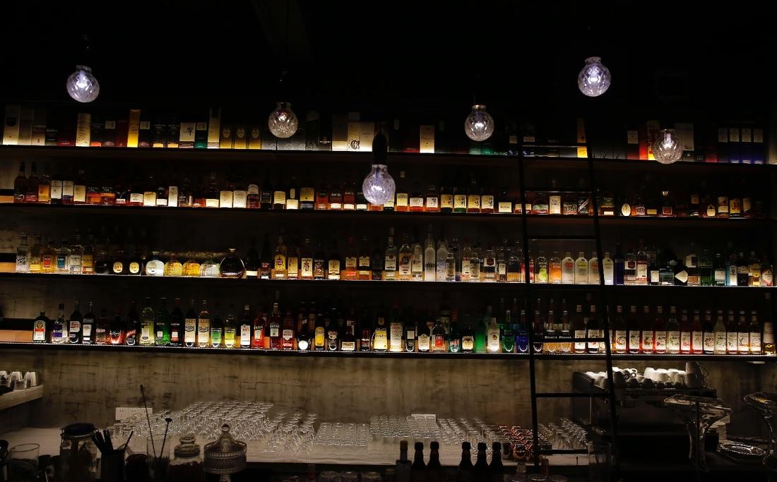 酒吧设计 | 困兽与飞鸟的诗意空间-6