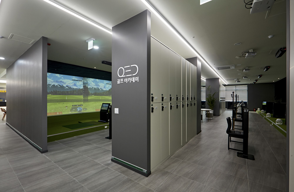 QED 高尔夫练习场 | 极简设计的 125 平米空间-6