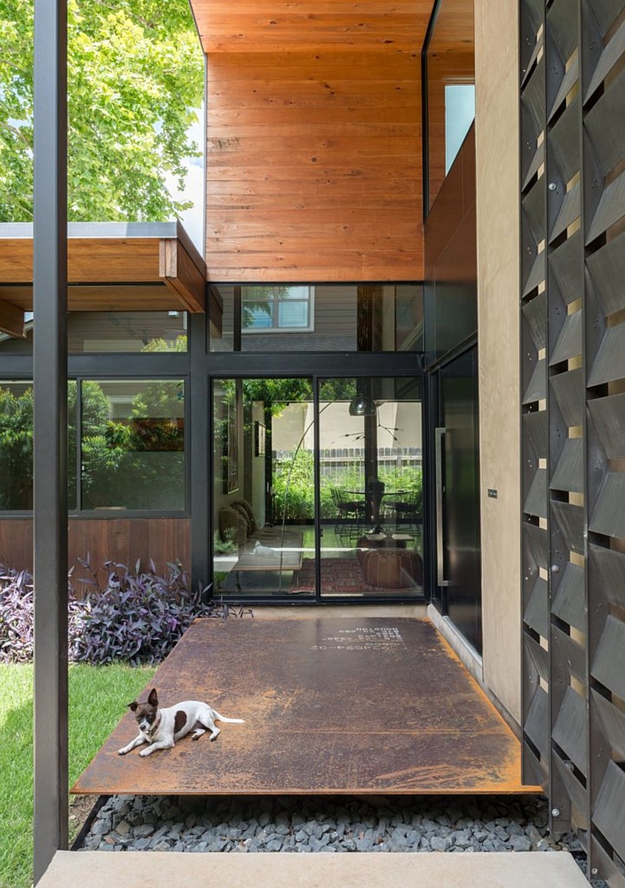 1954 One-Story House Renovated by Tobin Smith Architect in San Antonio, Texas-23