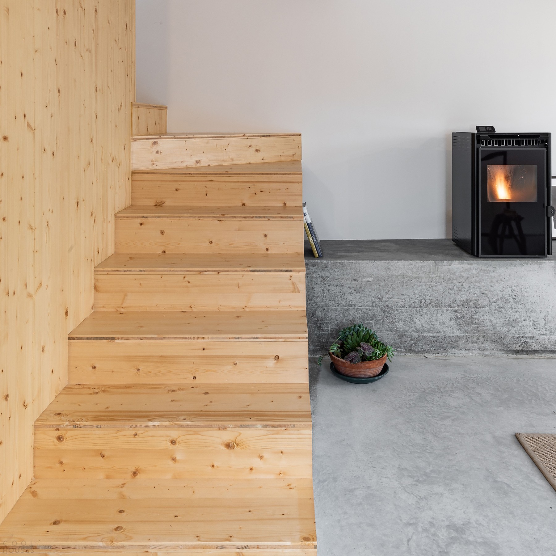 将乡村废弃房屋改造成现代舒适别墅丨葡萄牙丨Filipe Pina建筑工作室-16