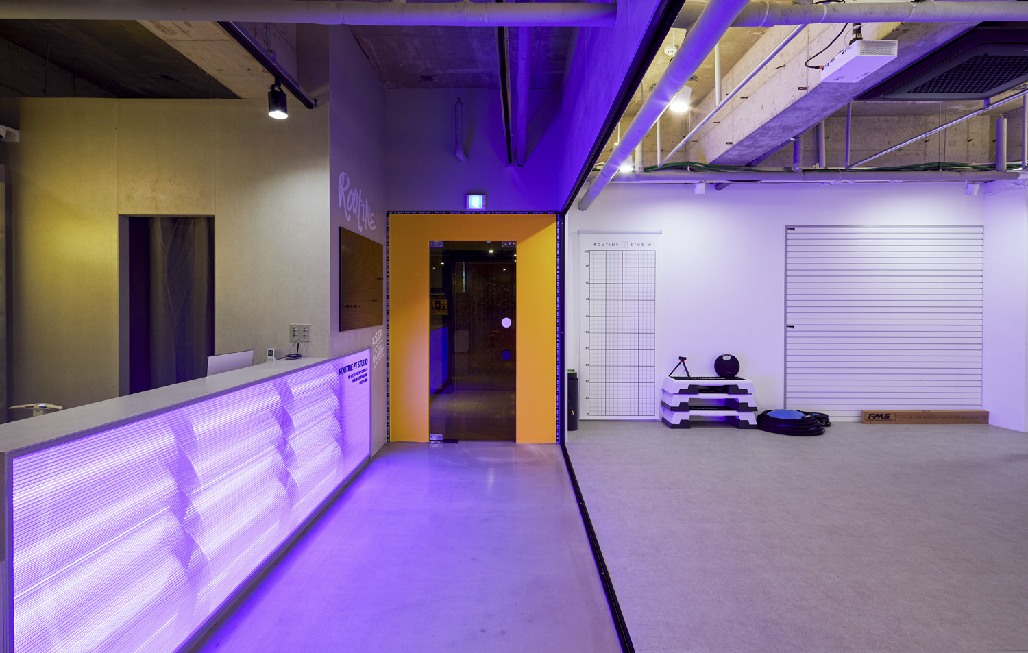 照明点睛 50 平小店的时尚室内设计-13