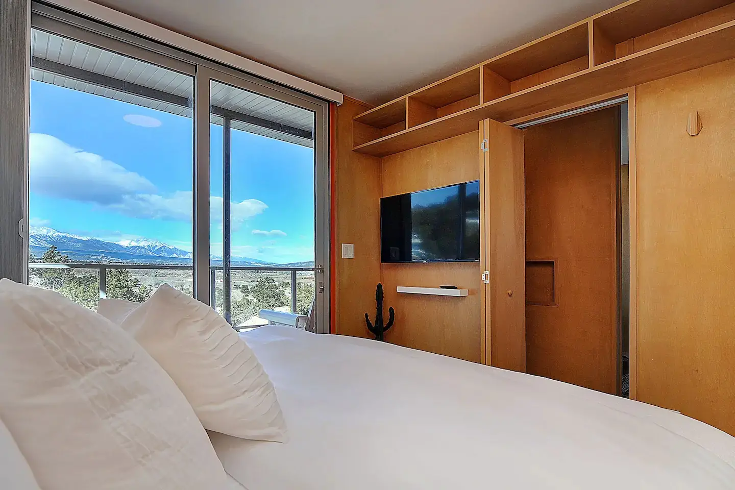 集装箱民宿 | 融入自然的五十年代风格设计-7