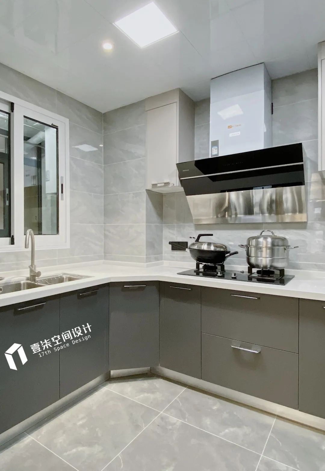 大学新生的现代生活容器-27