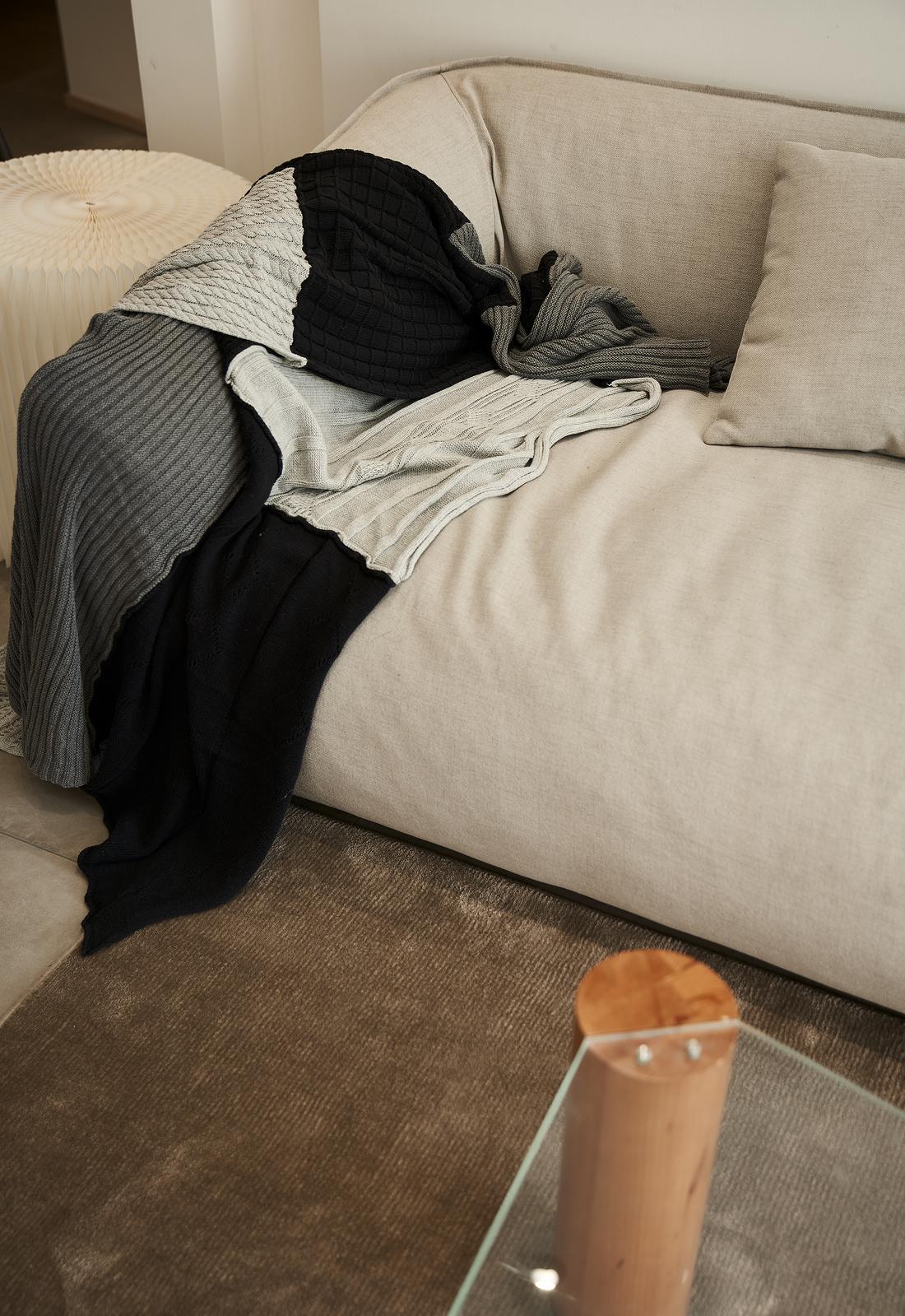 悠然自得 · 开放式餐厨与明亮客厅的断舍离生活美学-22