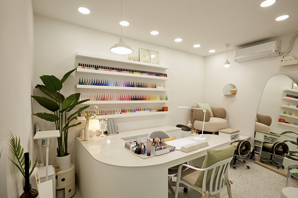 极简白诠释四坪小店的精致魅力-3