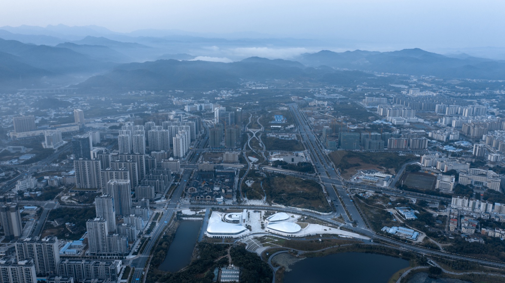 梅州两馆一场项目（城市展览馆,科技馆）丨中国梅州丨华南理工大学建筑设计研究院有限公司孙一民工作室-5