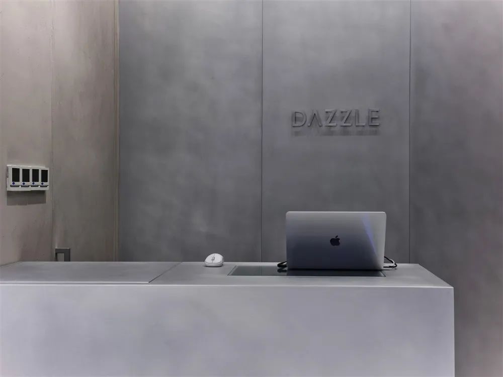 港汇恒隆全新 DAZZLE 女装店设计丨中国上海-9