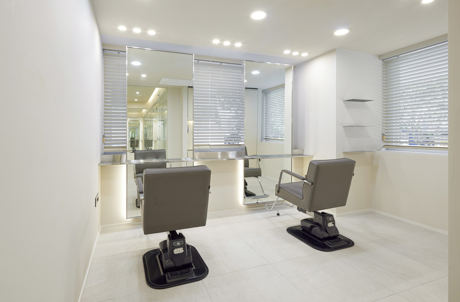 首尔大学入口区域高级美容沙龙设计-15