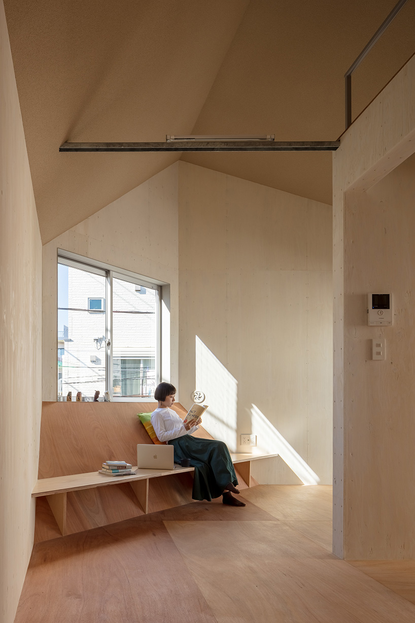 "东京'公寓 S' | 倾斜角落与宽敞开口赋予空间活力"-14