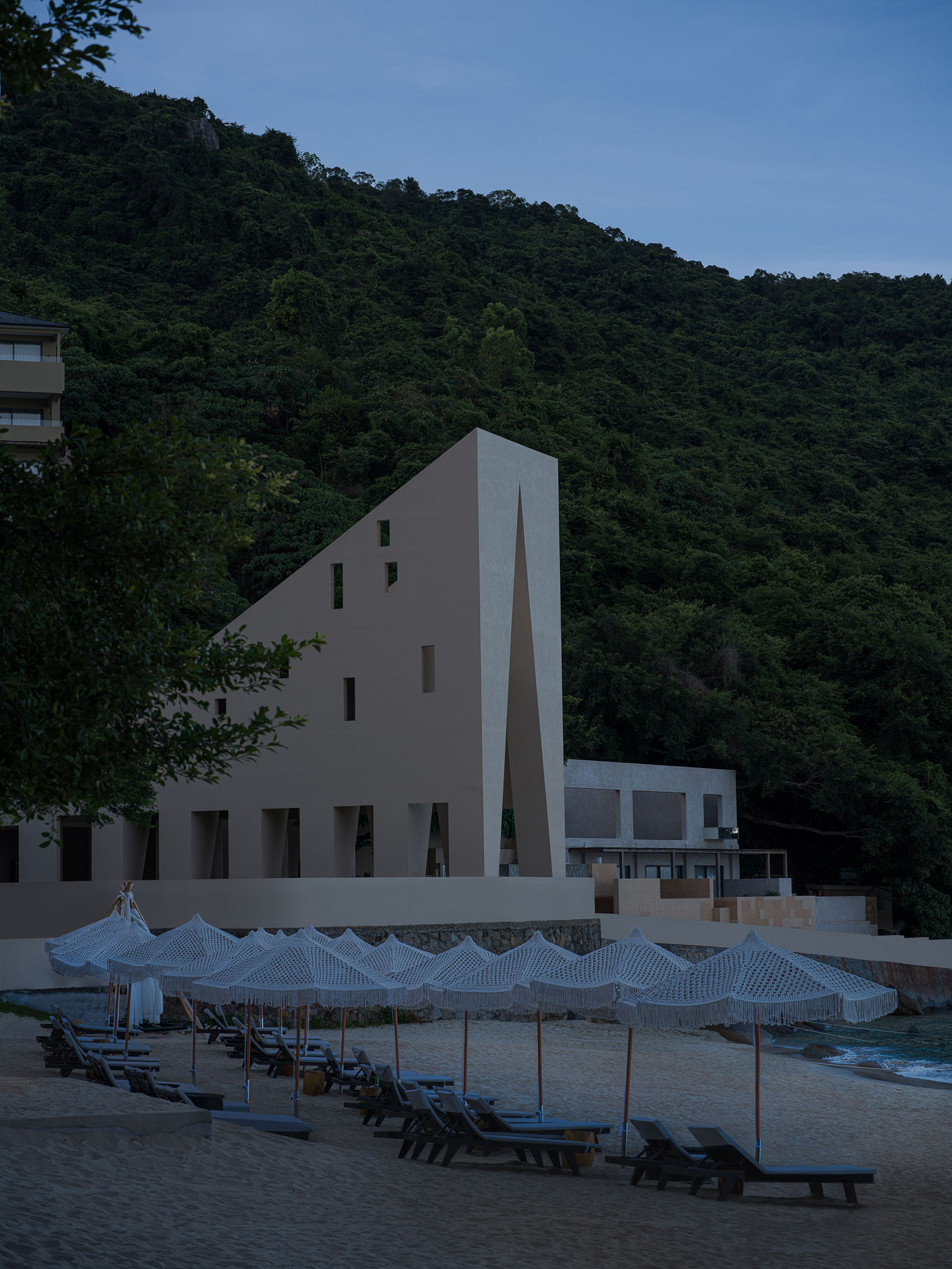 苫也·柚柑湾避世度假酒店之礼堂丨中国深圳丨蜚声设计（深圳)有限公司,深圳市黑石建筑设计有限公司-16