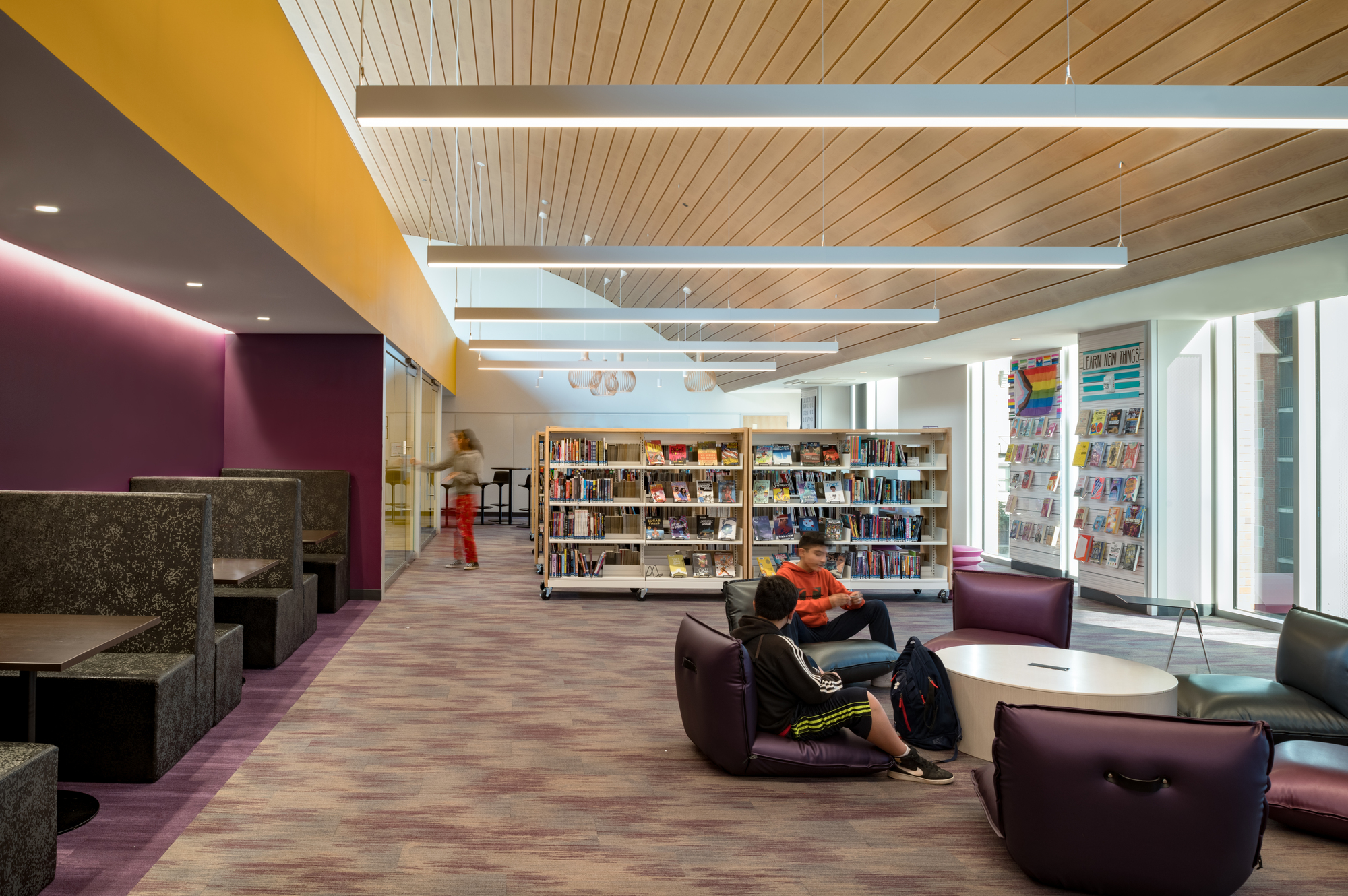 Charlotte & William Bloomberg Medford Public Library / Schwartz/Silver Architects-39