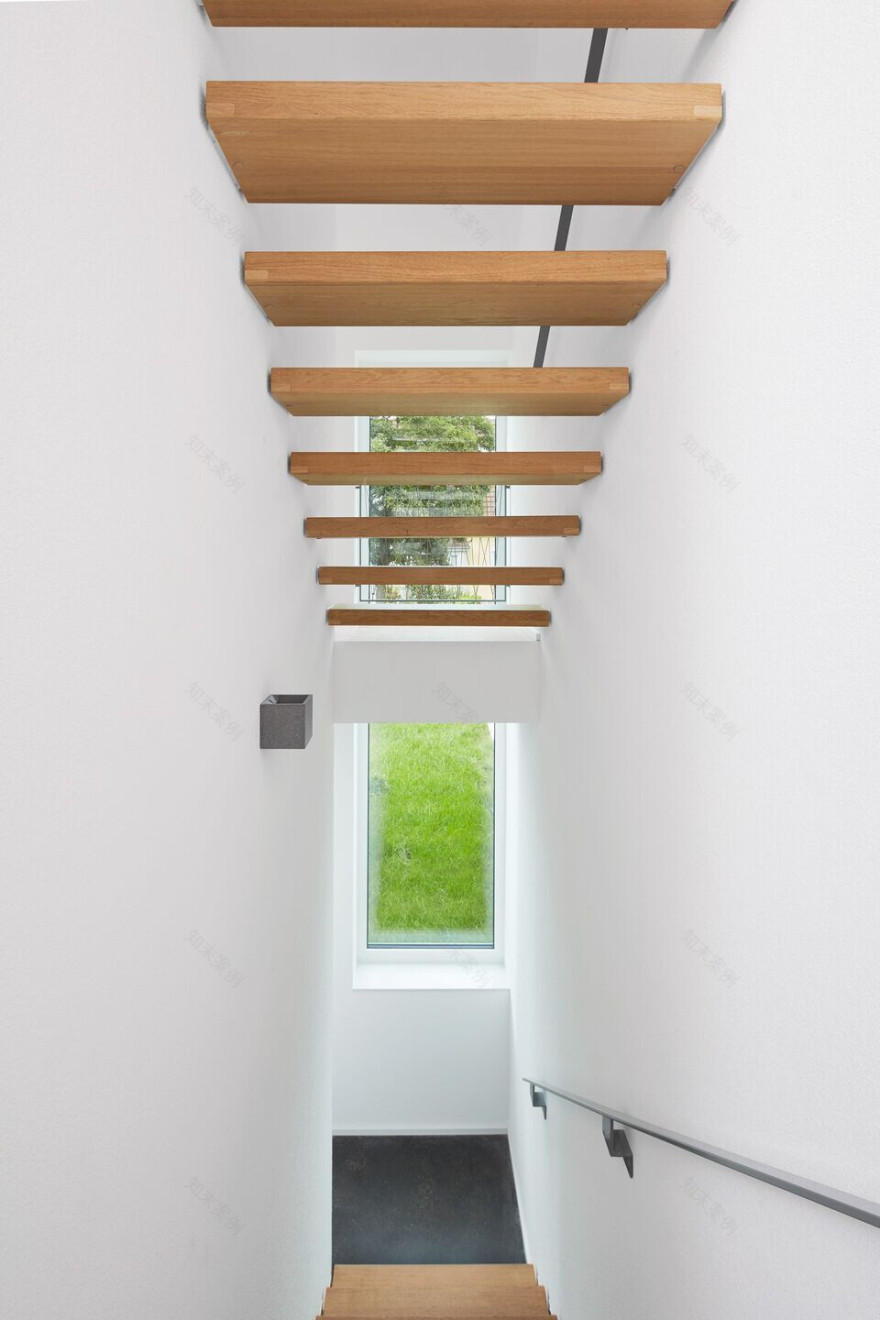 德国 Stuttgart 新锐私人住宅设计,精致简约融入老社区-20