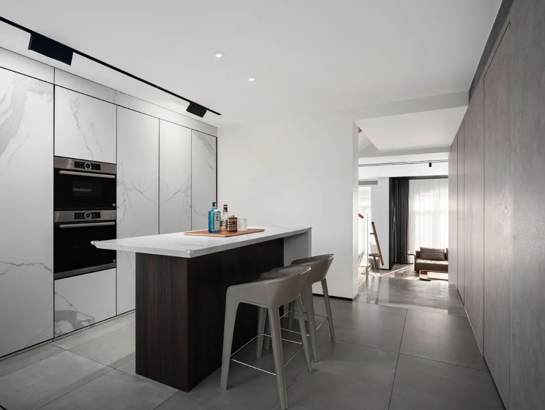 跑车也要住别墅·高定私人住宅空间设计丨中国河北丨易观设计事务所-27