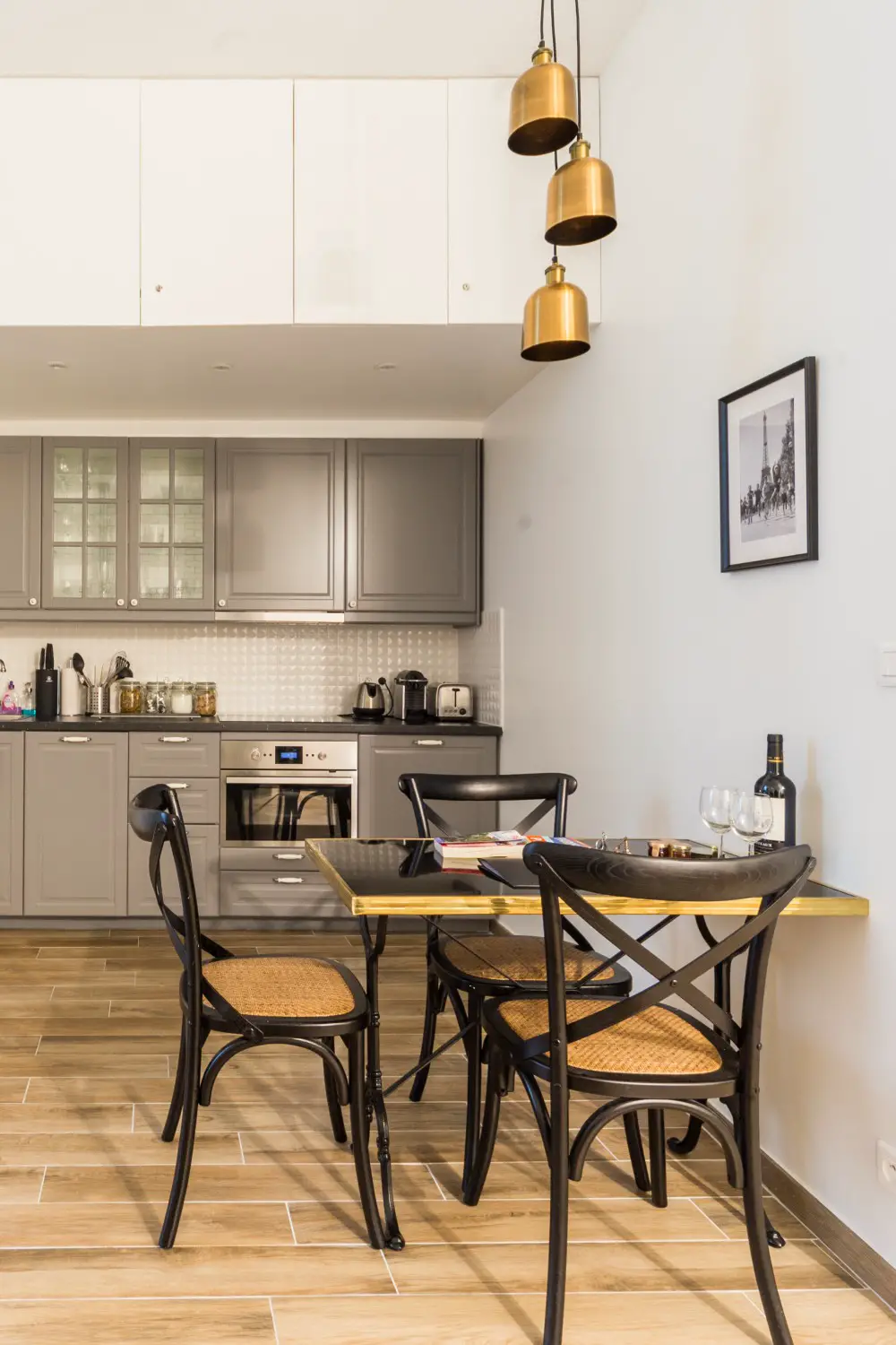 巴黎香榭丽舍迷你复式公寓的现代魅力-2