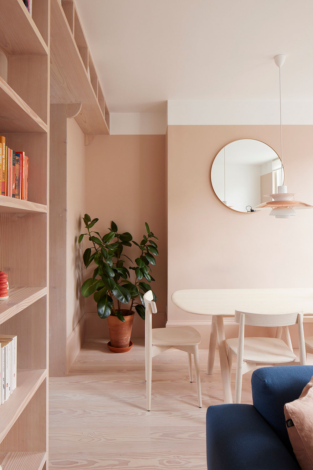 伦敦现代公寓的粉色与蓝色调设计-12