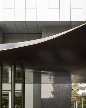 蒙纳士大学药学展亭，澳大利亚 / Splinter Society Architecture