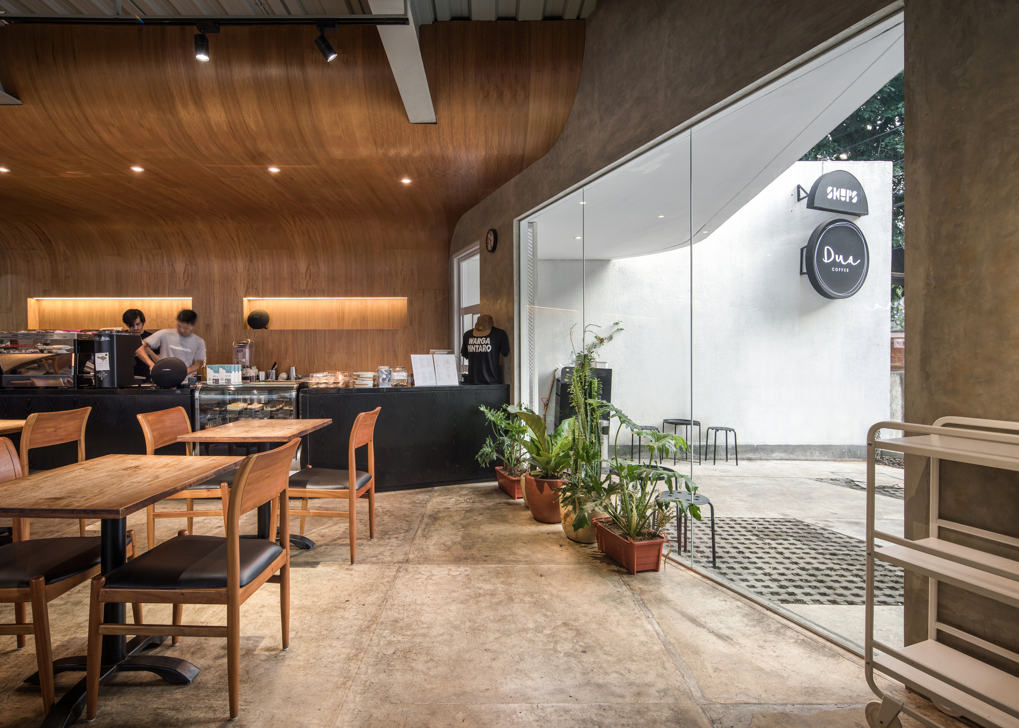 HL Building / BASIO-16