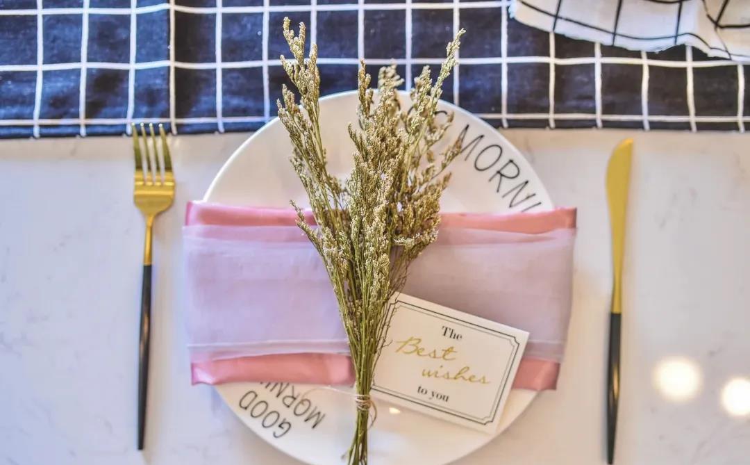 欧式轻奢小户型设计,细节中见奢华-0