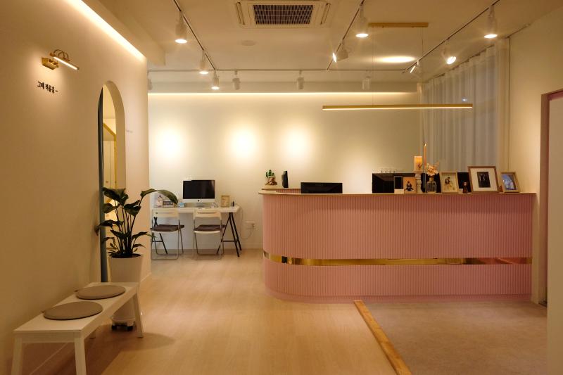 40 平小空间大变身，首尔照片馆简约设计-2