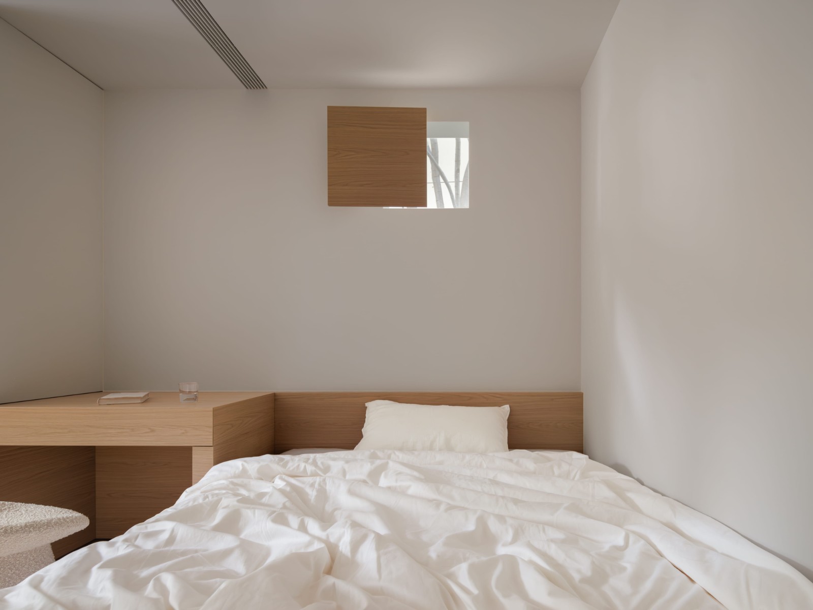 HURR赫设计丨复式的破界与重构:木质骨骼与简白画幕-73