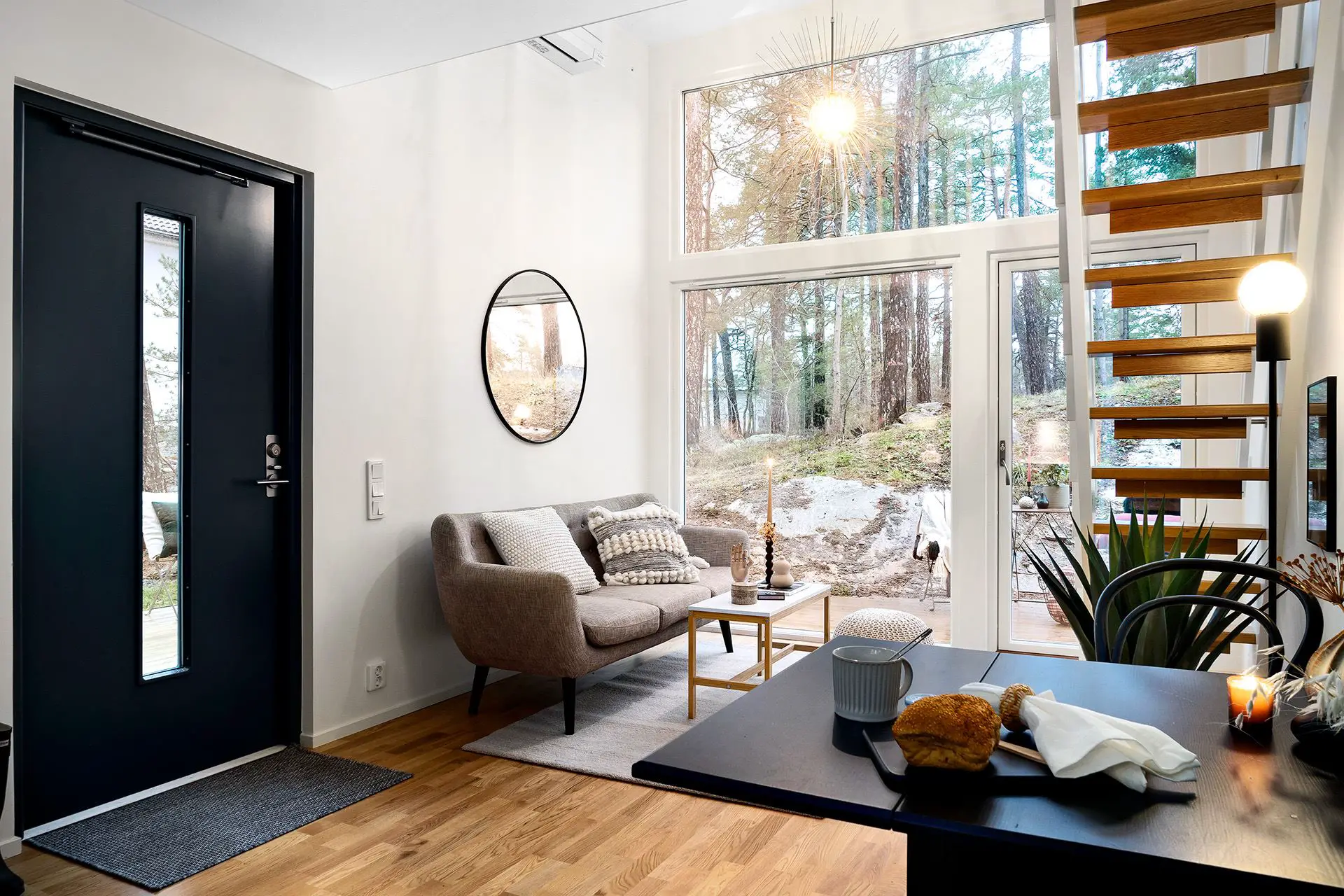 自然美景尽收眼底的 20 平米迷你玻璃屋-1