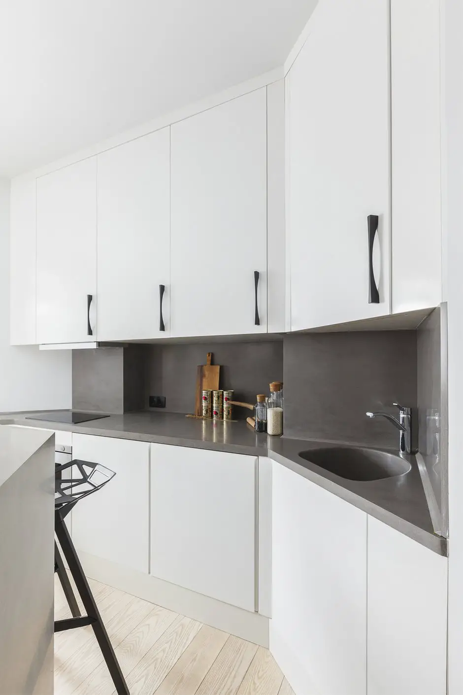 莫斯科 27m²创新小户型设计，镜墙扩容空间-12