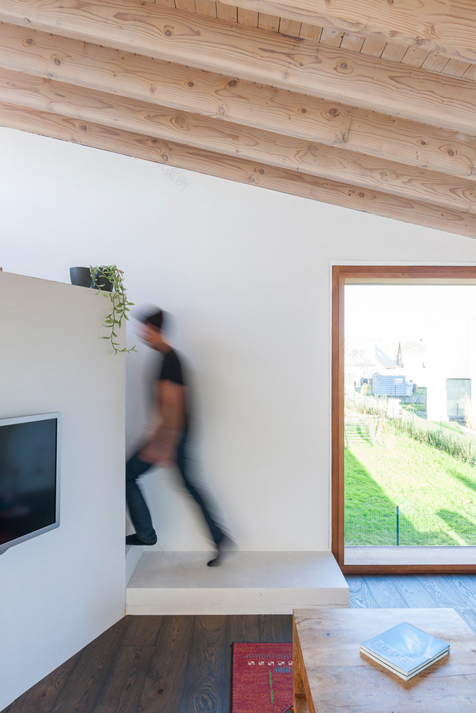 颠覆传统的比利时海滨住宅-54