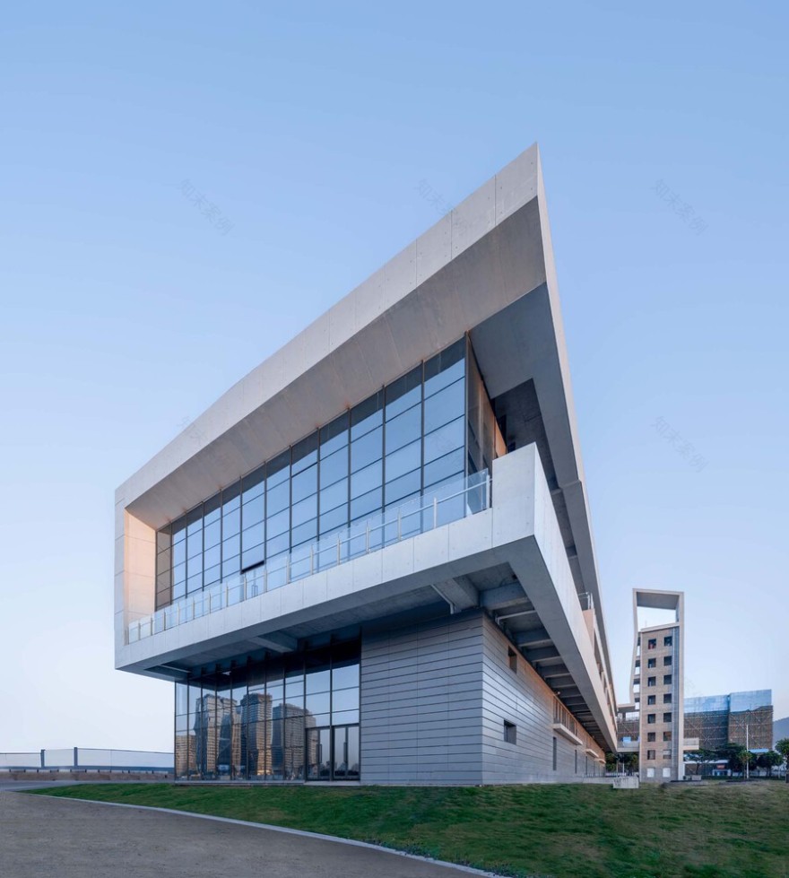 深圳前海消防站丨中国深圳丨深圳大学建筑设计研究院“钟中+钟波涛”工作室-16