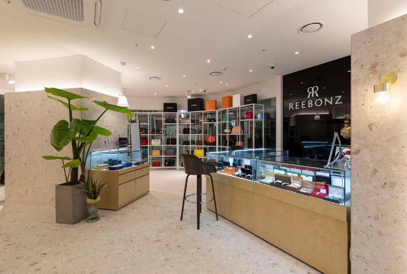 简约高雅的奢侈品门店设计-4