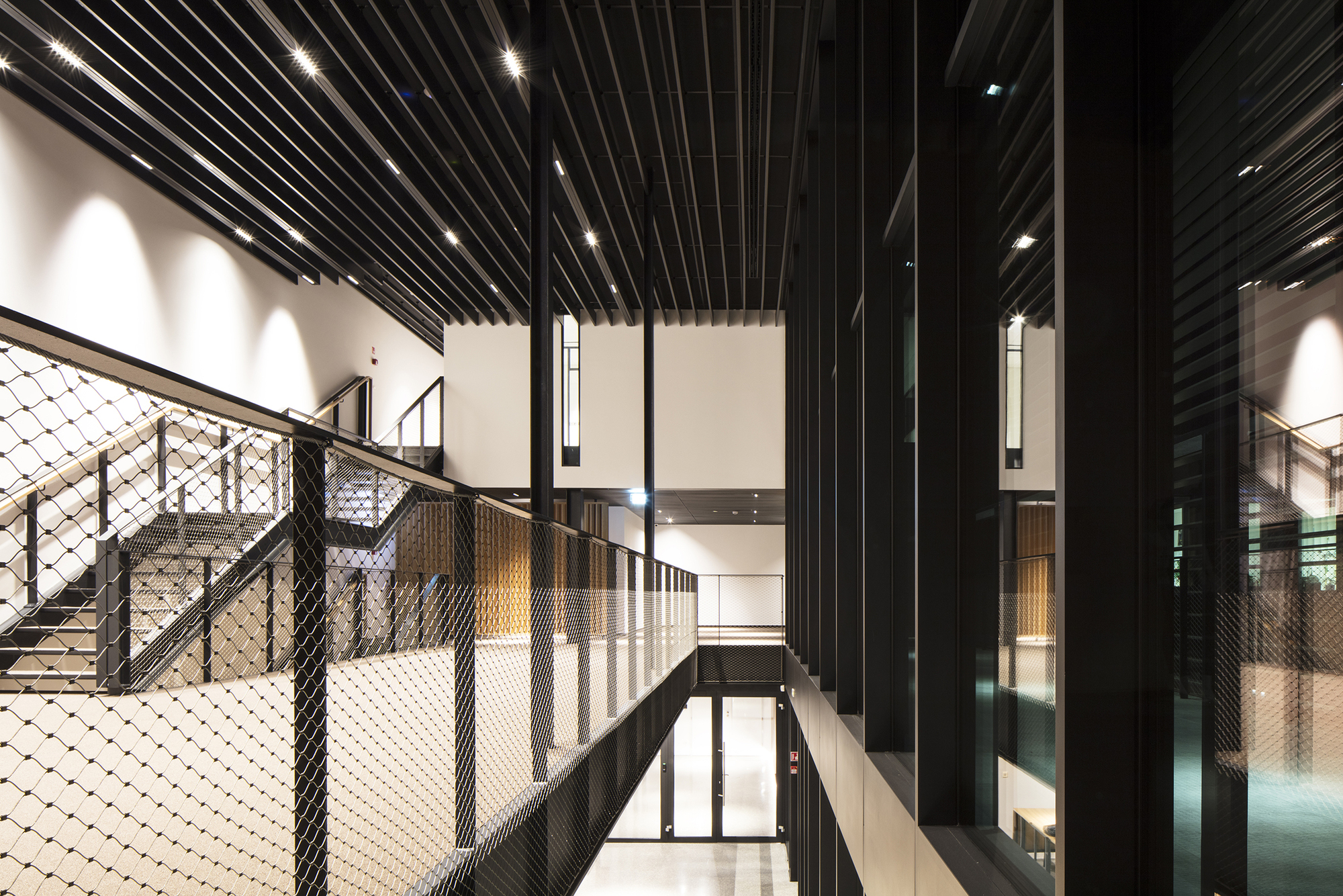 融合自然的人性化工厂设计-16