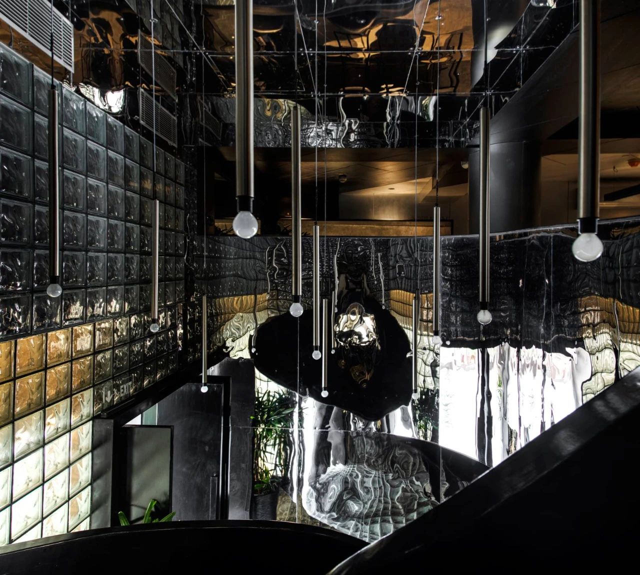 暗黑式混凝土结构鸡尾酒吧设计丨印度新德里丨RENESA ARCHITECTURE DESIGN-8