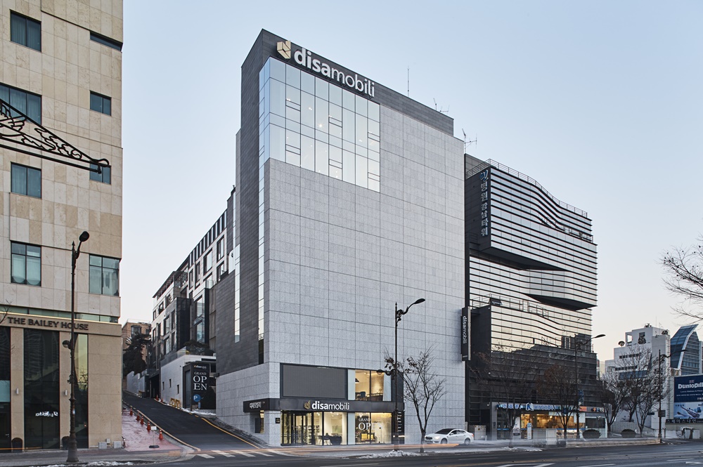 首尔家具街上的无窗展览中心-29