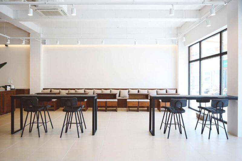 80 平米精致空间，白色与木色的完美融合-4