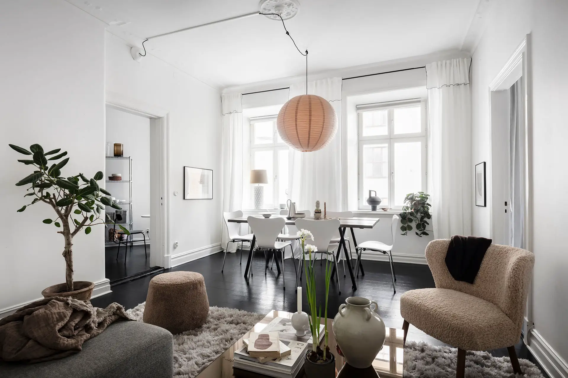 一墙绿意 | 打破中性空间的独特设计-5