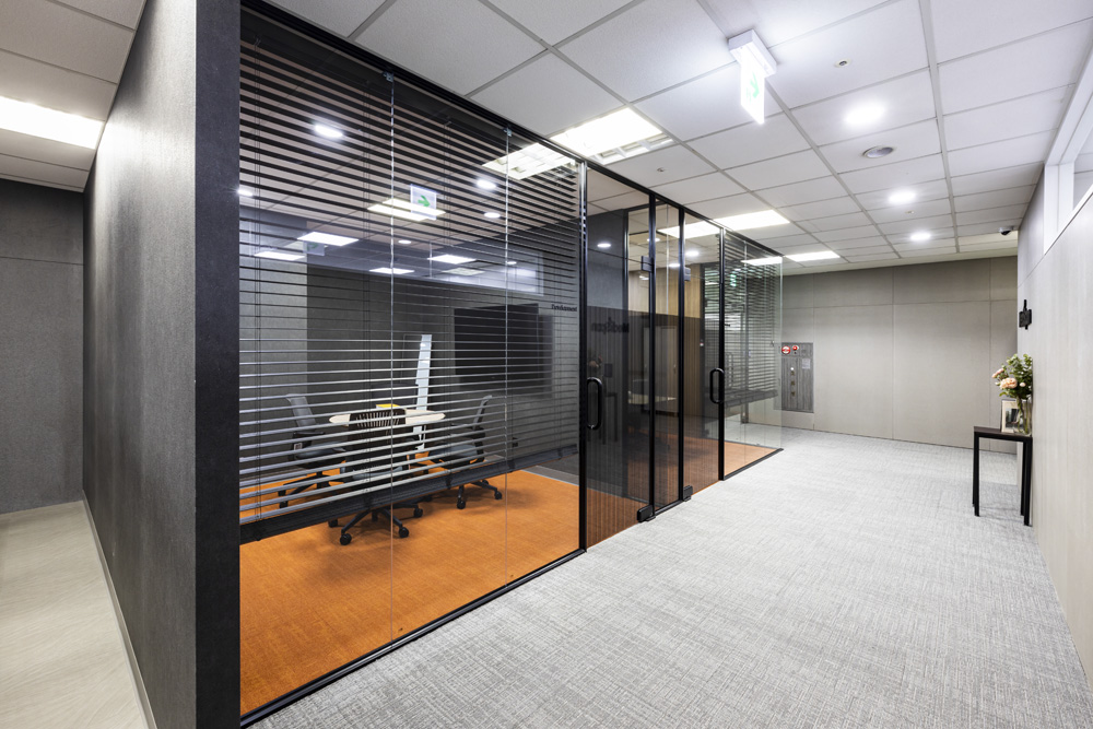 现代简约共享办公空间设计-10