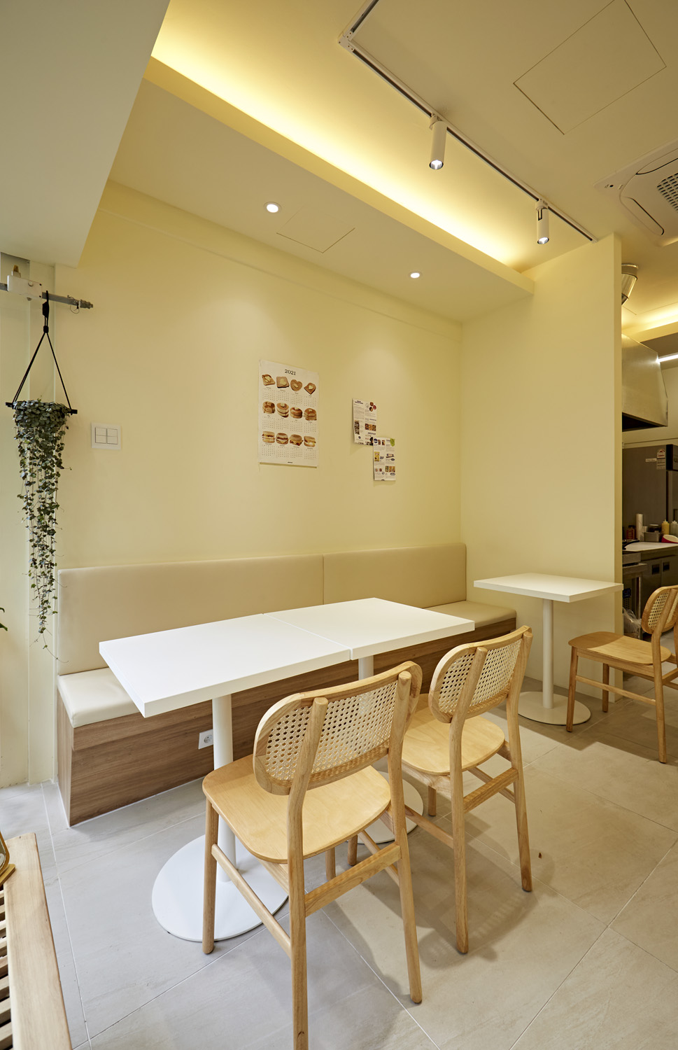 8 坪小空间打造温馨咖啡馆-11